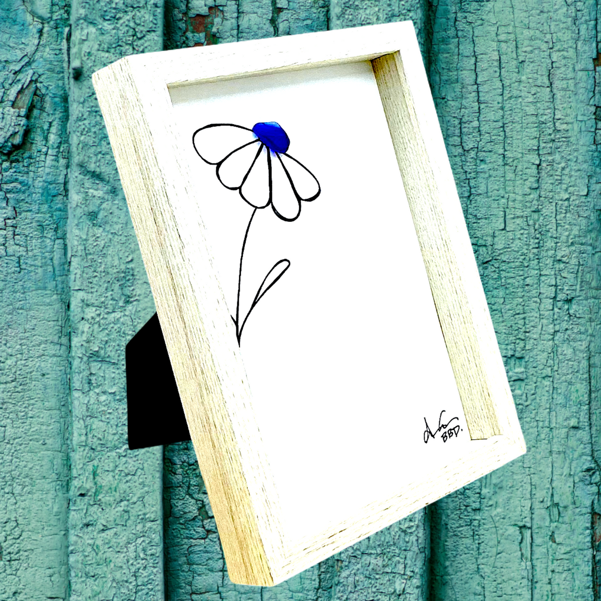 1 Flower with 5 petals  - SLIM Sea Glass Art,  5x7 Whitewash Frame