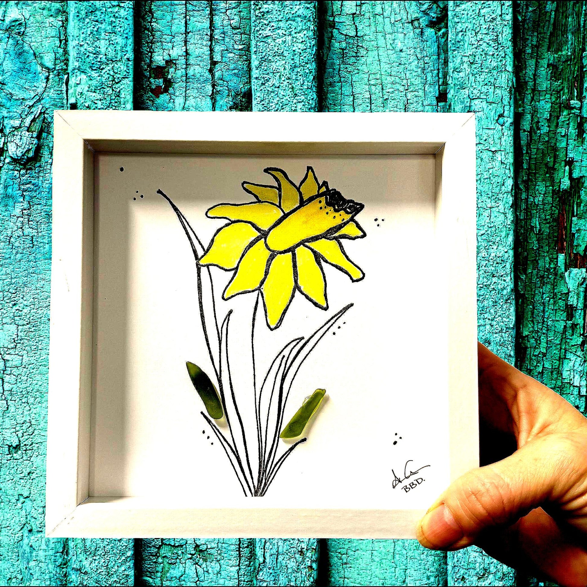 daffodil_MINI_green_stem 6in sea glass art 
