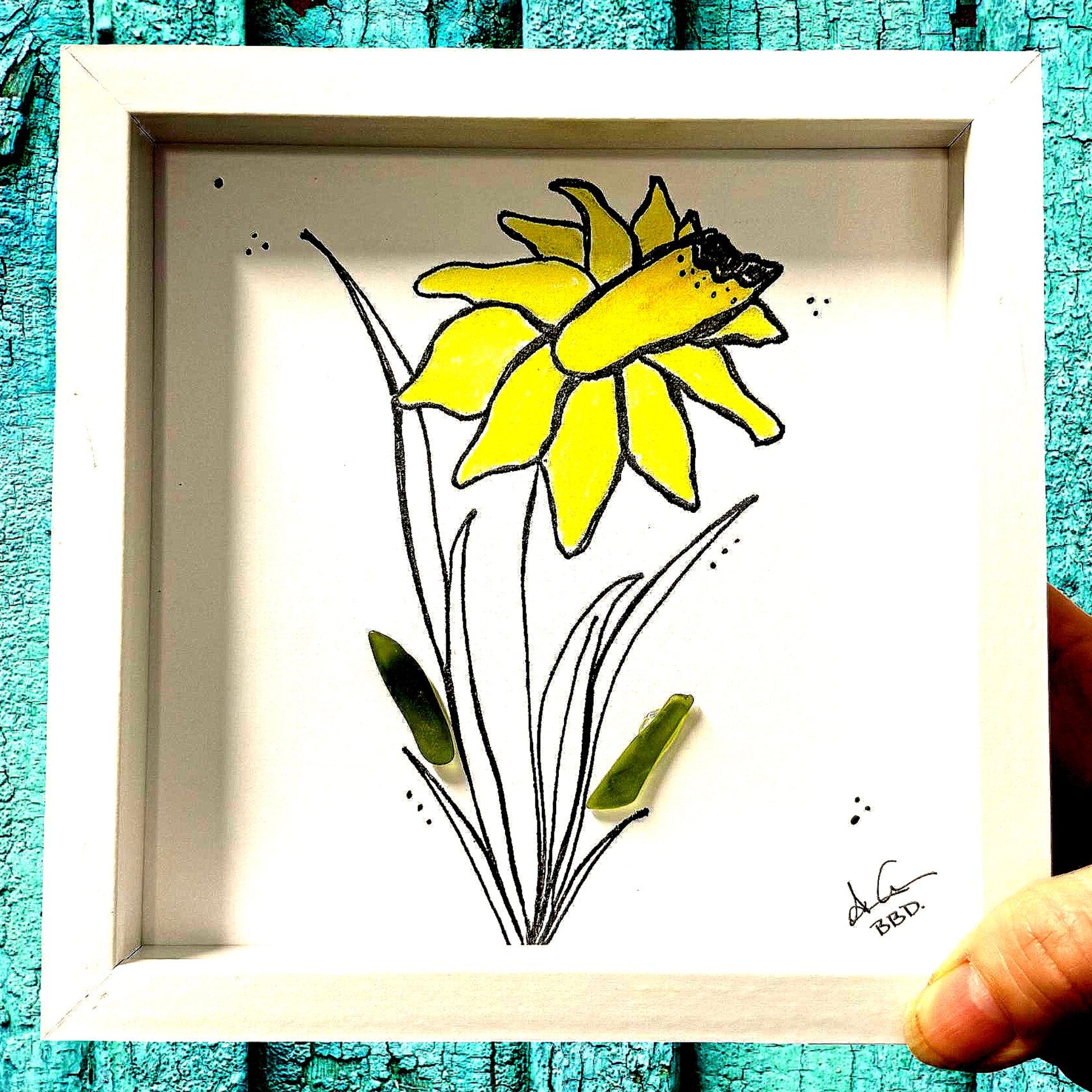 daffodil_MINI_green_stem 6in sea glass art close bright 