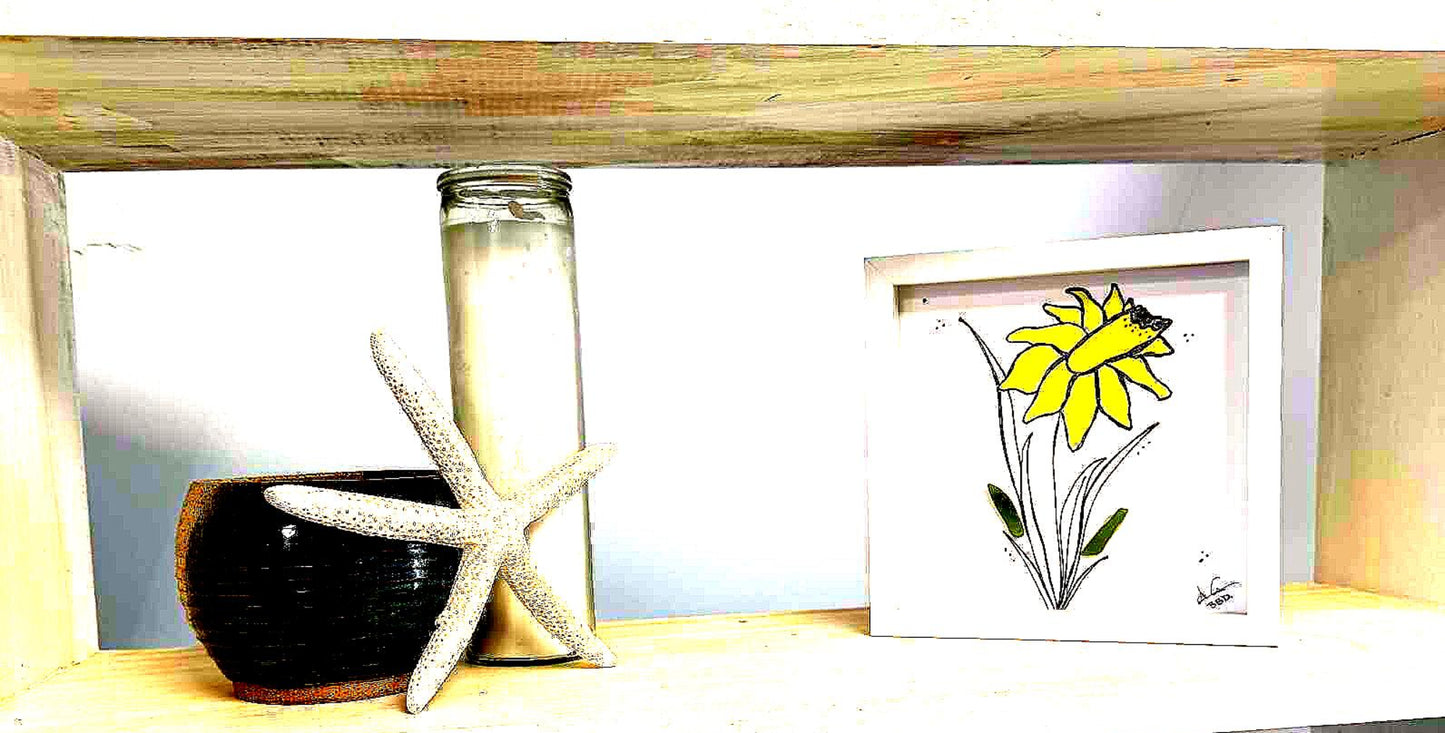 daffodil_green_stem_one_shelf_bright 6in sea glass art 