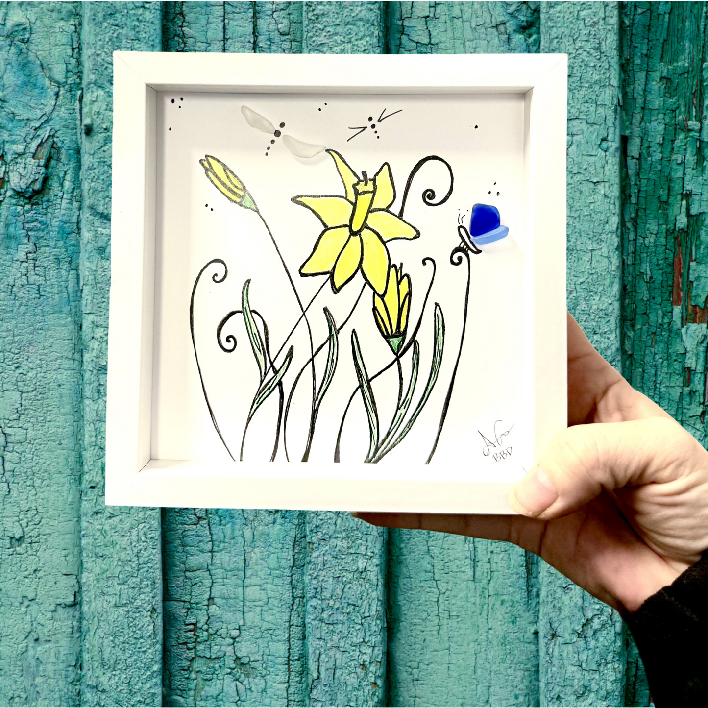 daffodils butterfly dragonfly 6in MINI sea glass on green