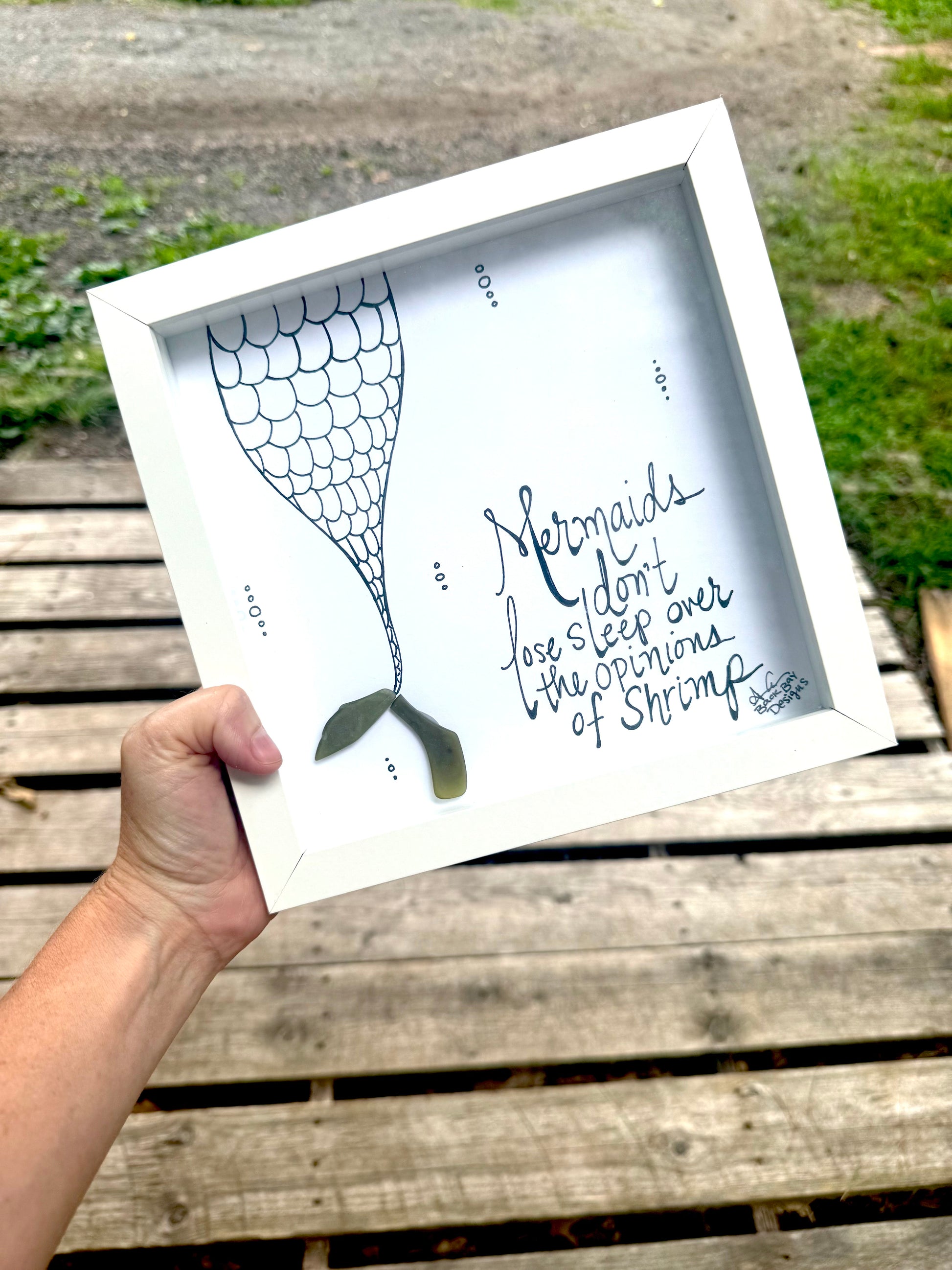 mermaids_shrimp_8in_new_style_bubbles_outside rectangle