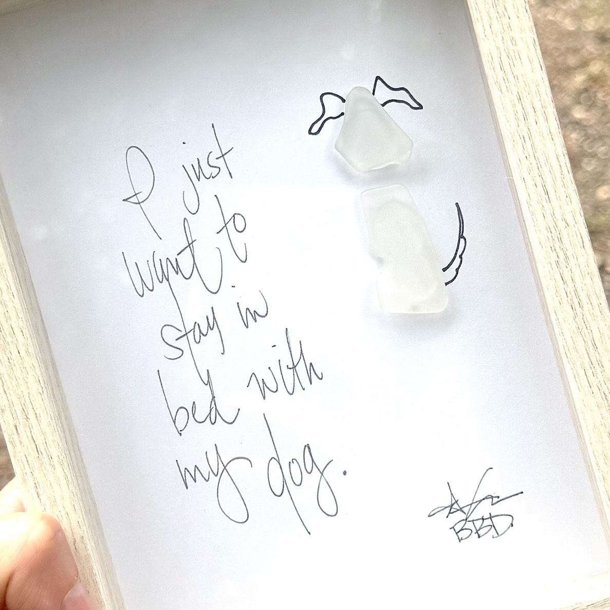 stay_in_bed_with_my_dog_outside_ZOOM 